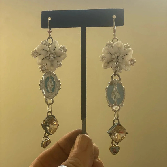 Religious themed Mary hand made dangle earrings - Picture 10 of 17